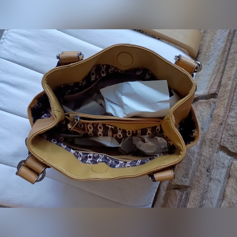 Tignanello Pebble 100% Leather Shoulder Hobo Bag/Purse Yellow - Picture 6 of 6